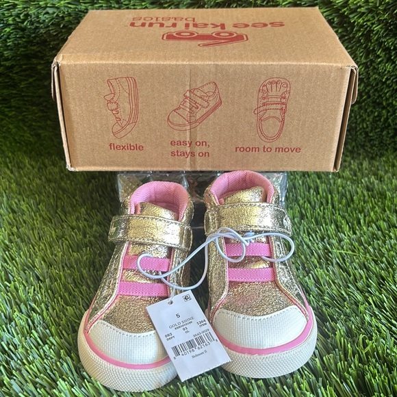 🌈SEE KAI RUN Gold and Pink Kids Top Sneakers SIZE #5🌈 - Picture 16 of 17
